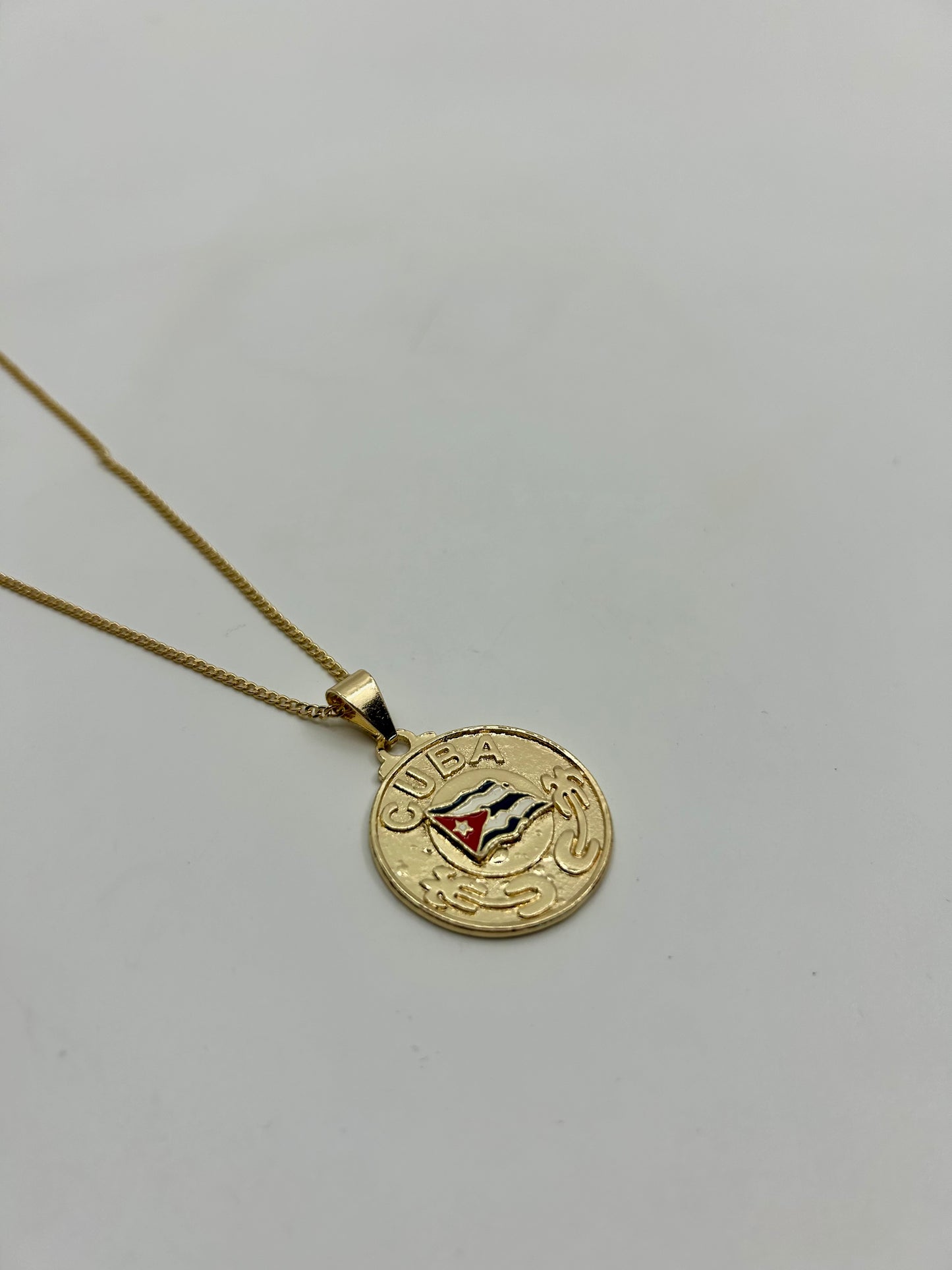 waterproof-cuba-map-necklace-tarnish-free
