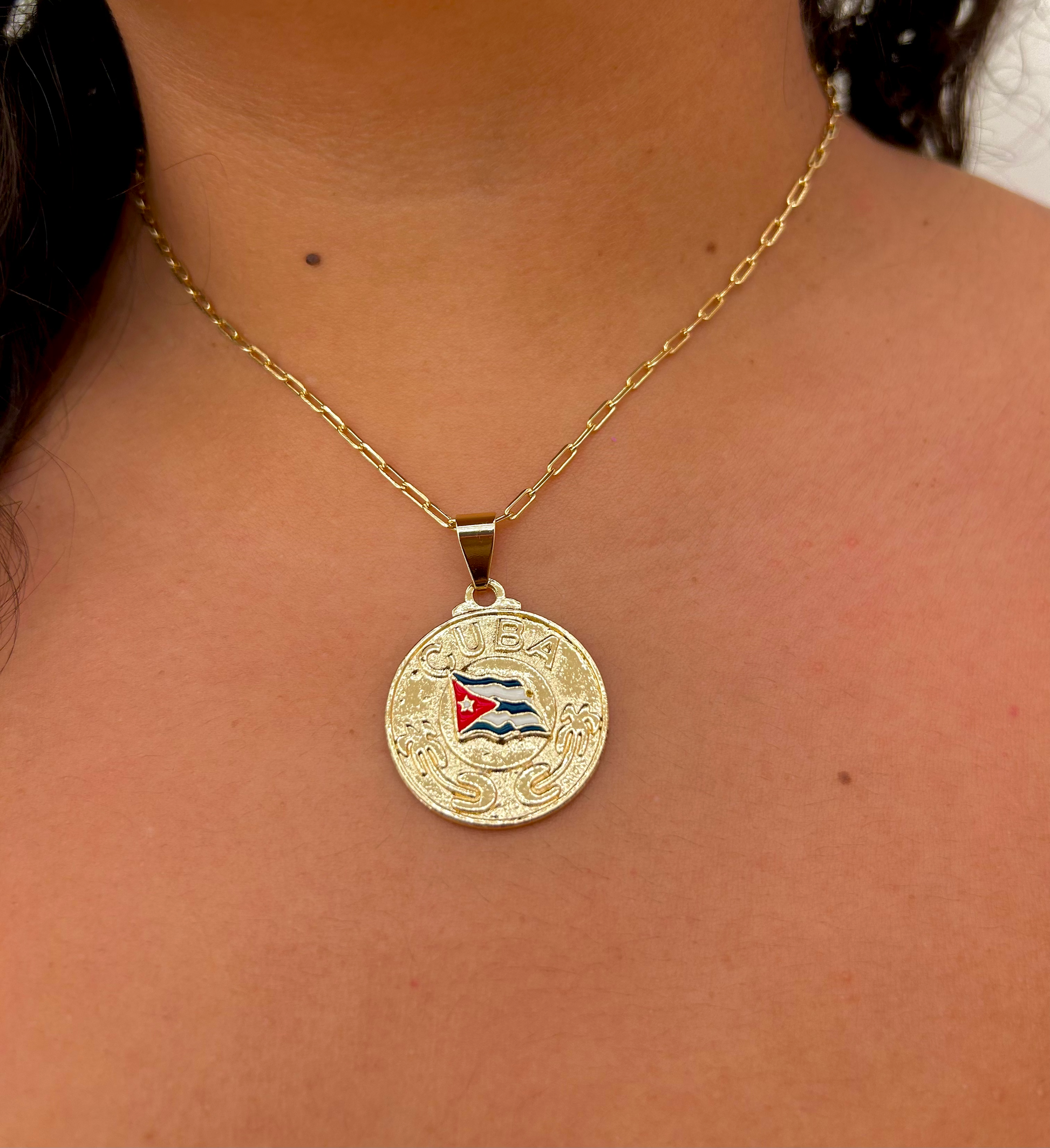 waterproof-cuba-map-necklace-tarnish-free