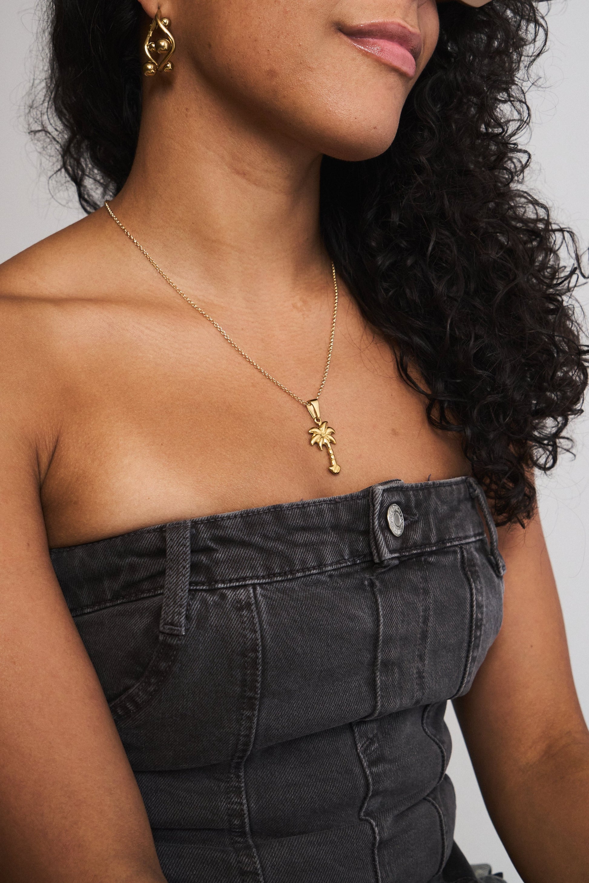 dainty-gold-necklace-summer-accessory-palm-charm