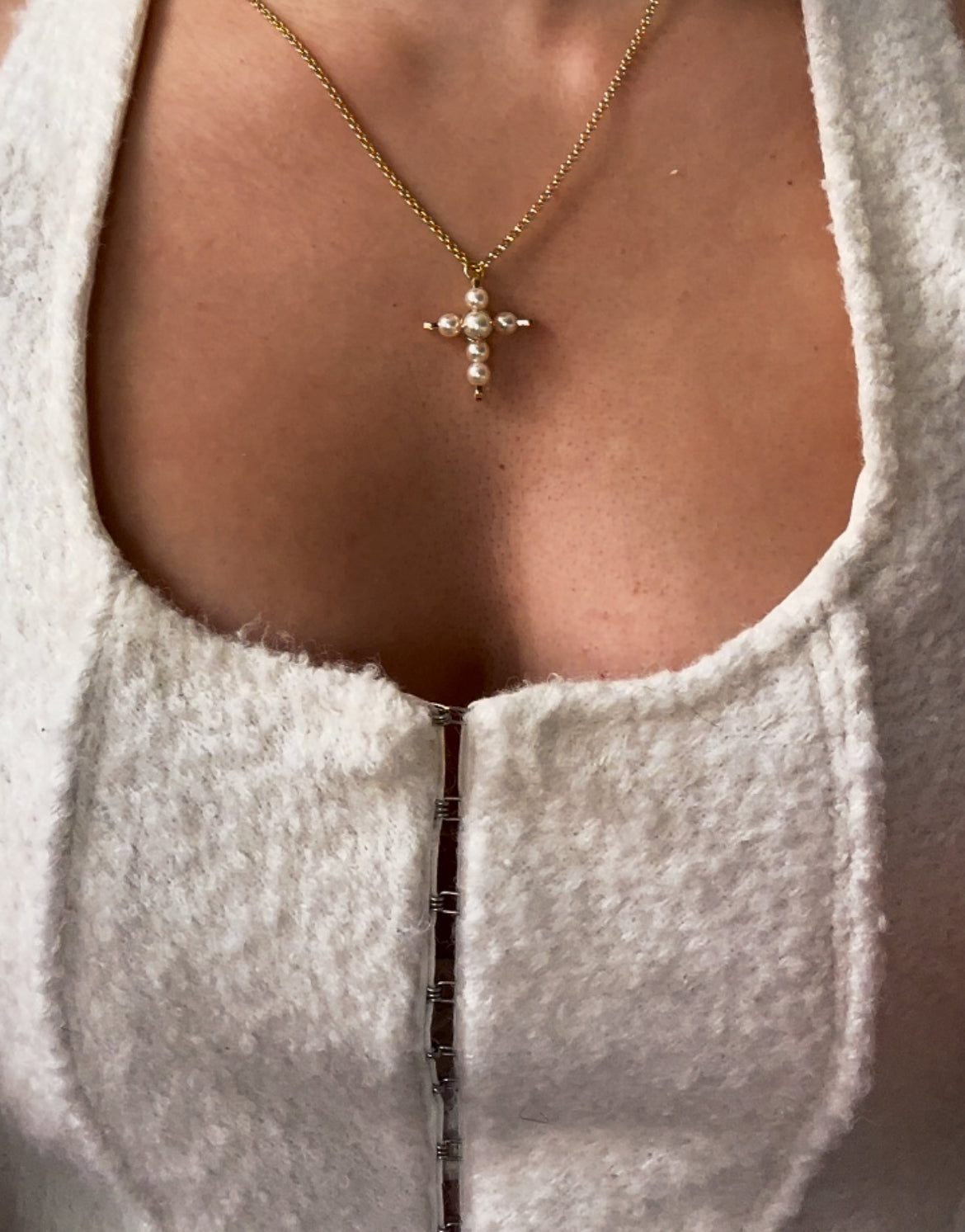 Perlita Cross Pendant Necklace